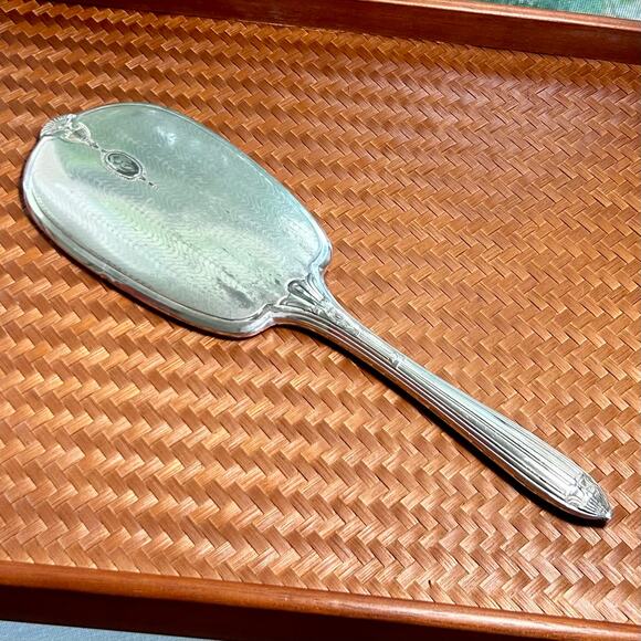 Vintage Wallace Silverplate Hand Mirror – Art Deco Vanity Mirror with Etched “E” - Picture 2 of 14